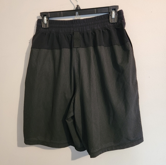 Lululemon In the Key 8" Training Shorts Black Men's Size Small - Well Ventilated - Picture 5 of 13